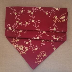 PIER 1 IMPORTS Table Runner